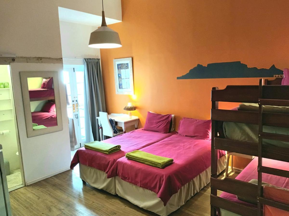 House On The Hill Hostel Cape Town Bagian luar foto