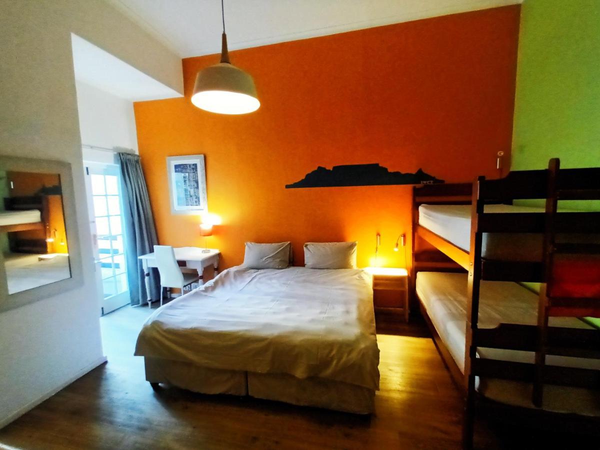 House On The Hill Hostel Cape Town Bagian luar foto