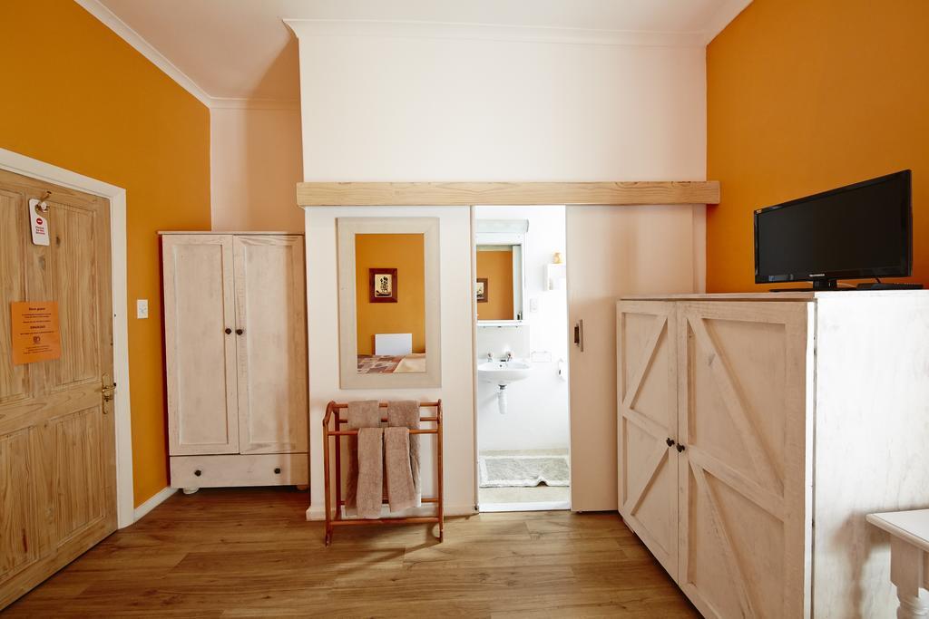 House On The Hill Hostel Cape Town Bagian luar foto
